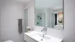 Streifenfreier Badezimmerspiegel