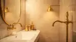 Messing Armaturen im Badezimmer